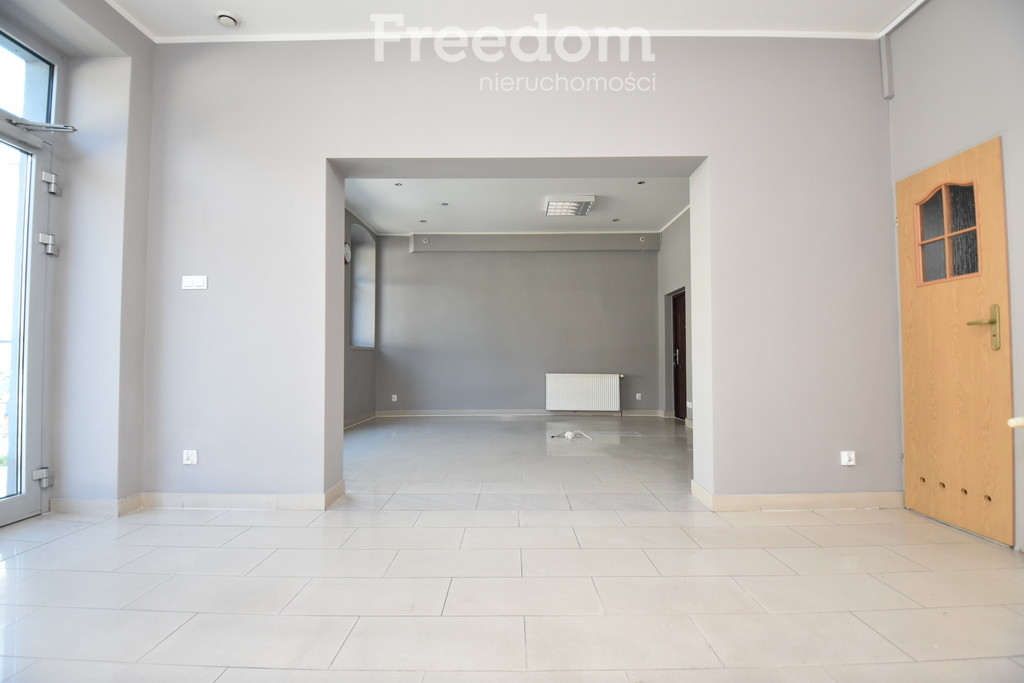 Lokal handlowo-usługowy na wynajem 58 m² - Więcej
