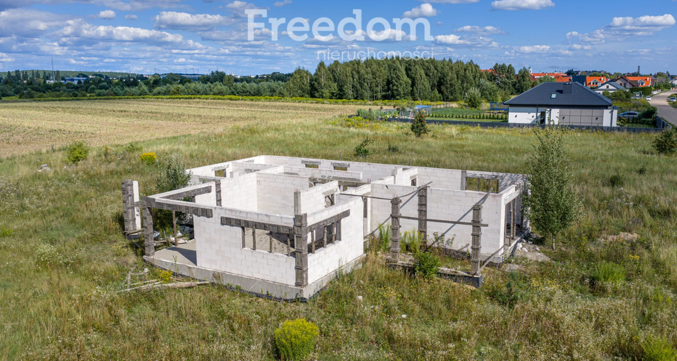 Działka 3461 m² z rozpoczętą budową - Więcej