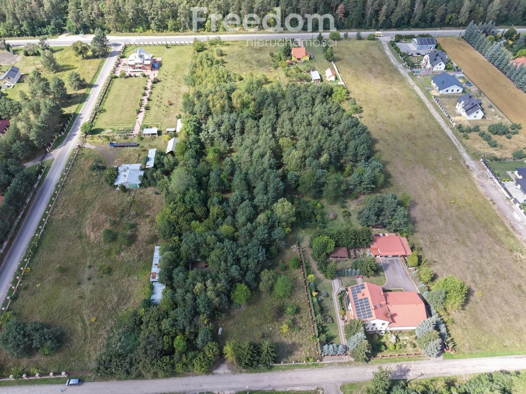 Działka budowlano-rolna 8154 m² ogrodzona - Więcej