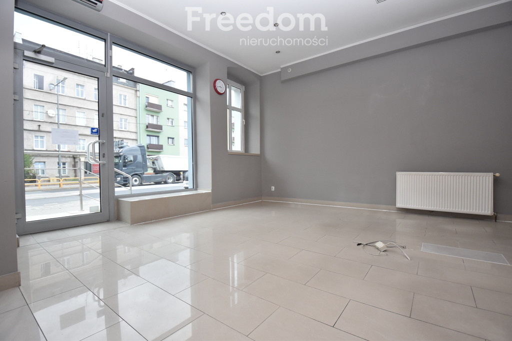 Lokal handlowo-usługowy na wynajem 58 m² - Widok 3