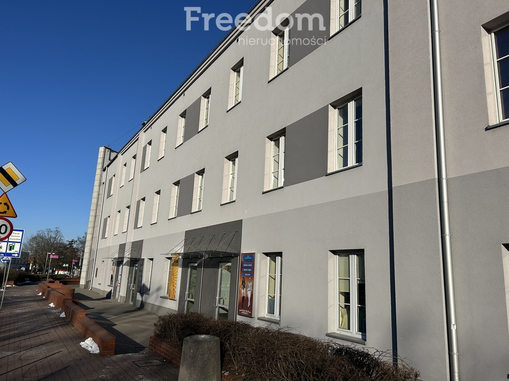 Budynek biurowy w Kutnie - Widok 4