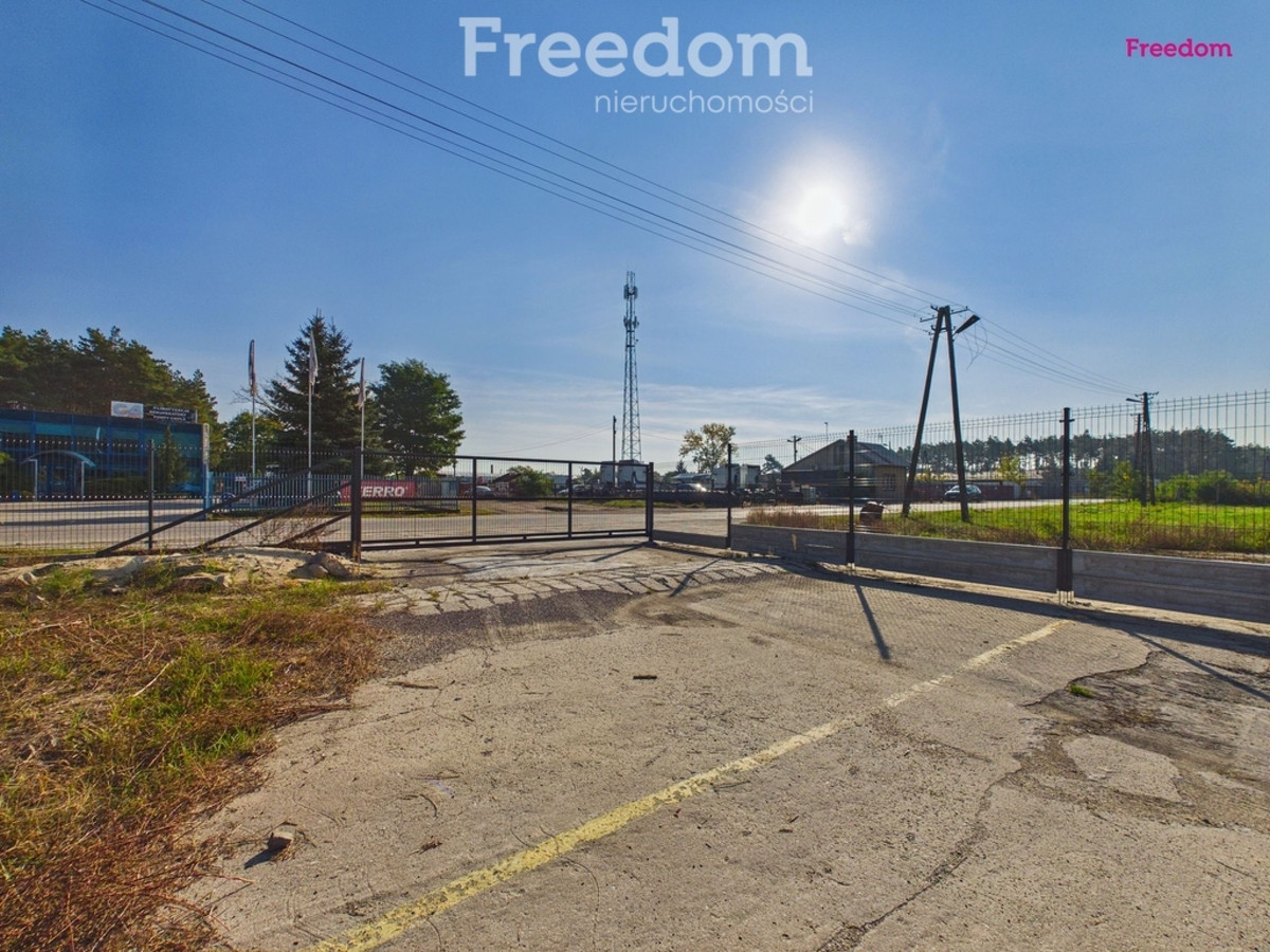 Plac utwardzony i ogrodzony – Białobrzegi, ul. Kościelna - Widok 3