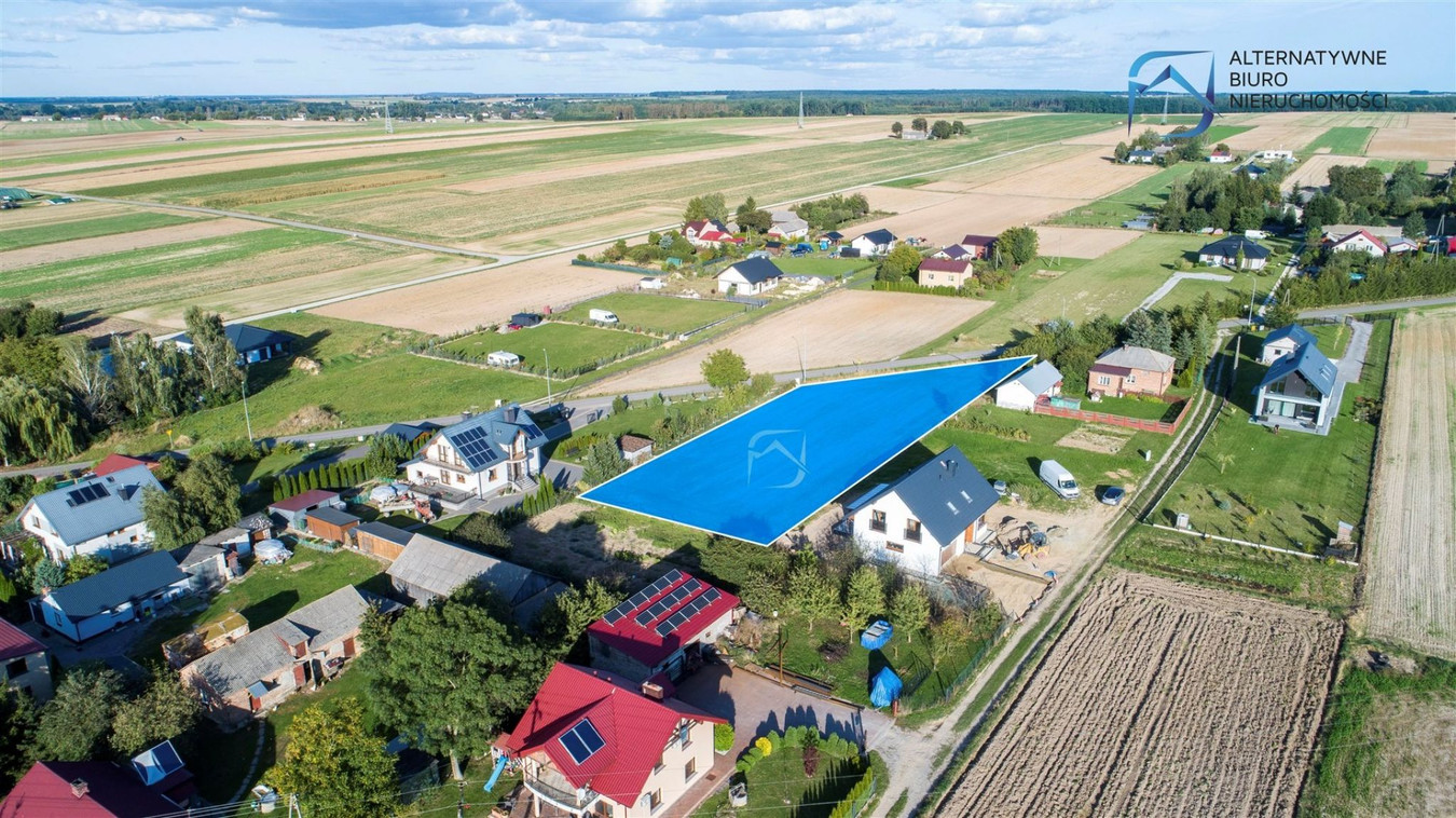 Działka w spokojnej okolicy - Wierzchowiska - Więcej