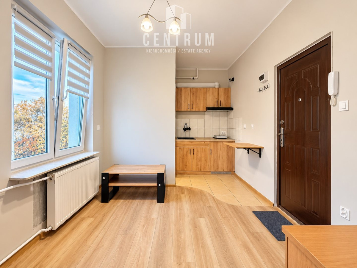 Mikroapartament 12,46 m² po remoncie Dziesiąta