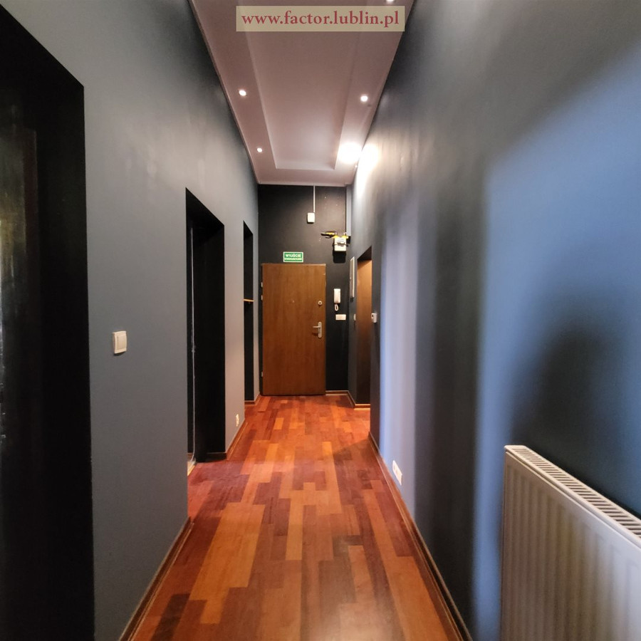 Lokal użytkowy 100 m² ul. Krakowskie Przedmieście - Więcej