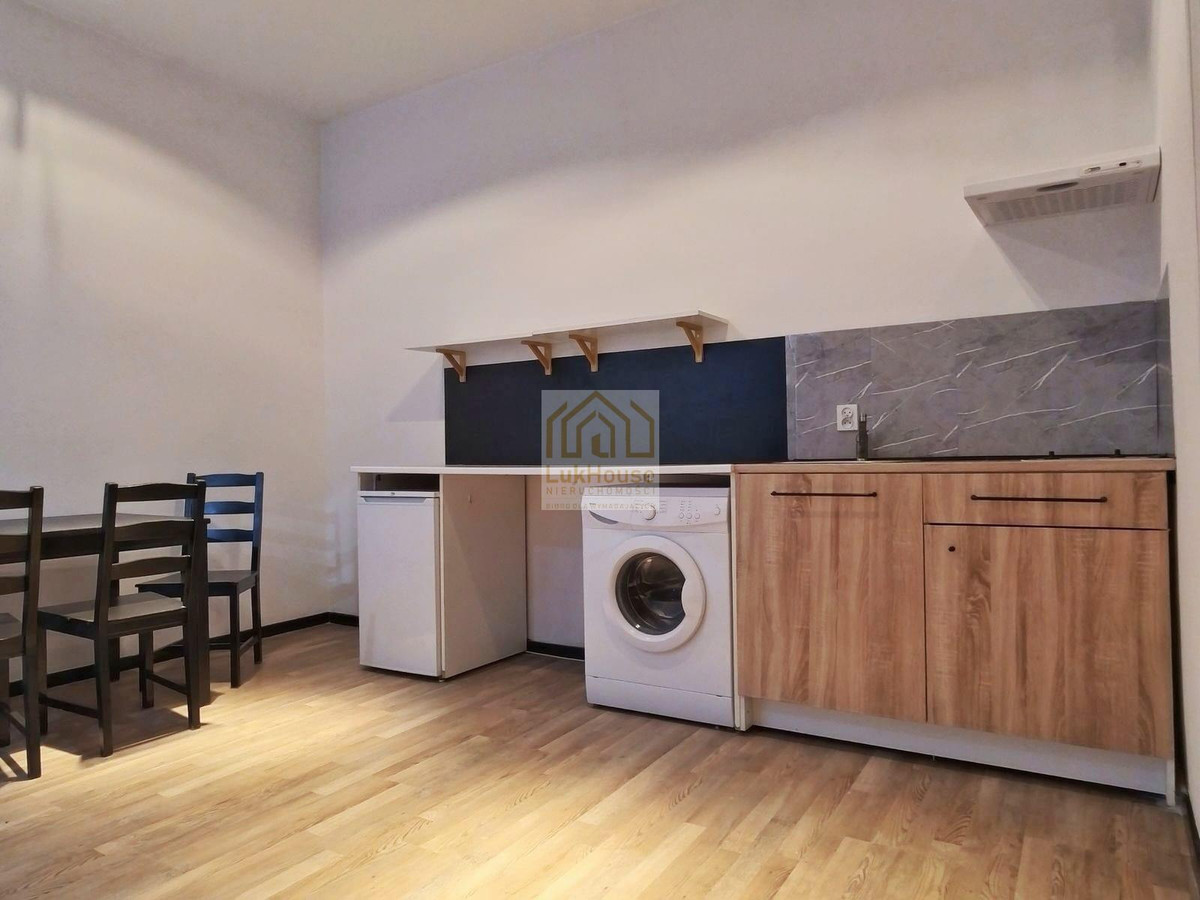 PRZESTRONNA KAWALERKA W CENTRUM BYTOMIA - 50,40M2 - Widok 5