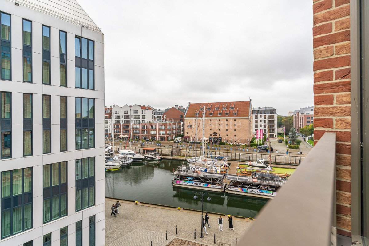 Nowy apartament z widokiem na marinę