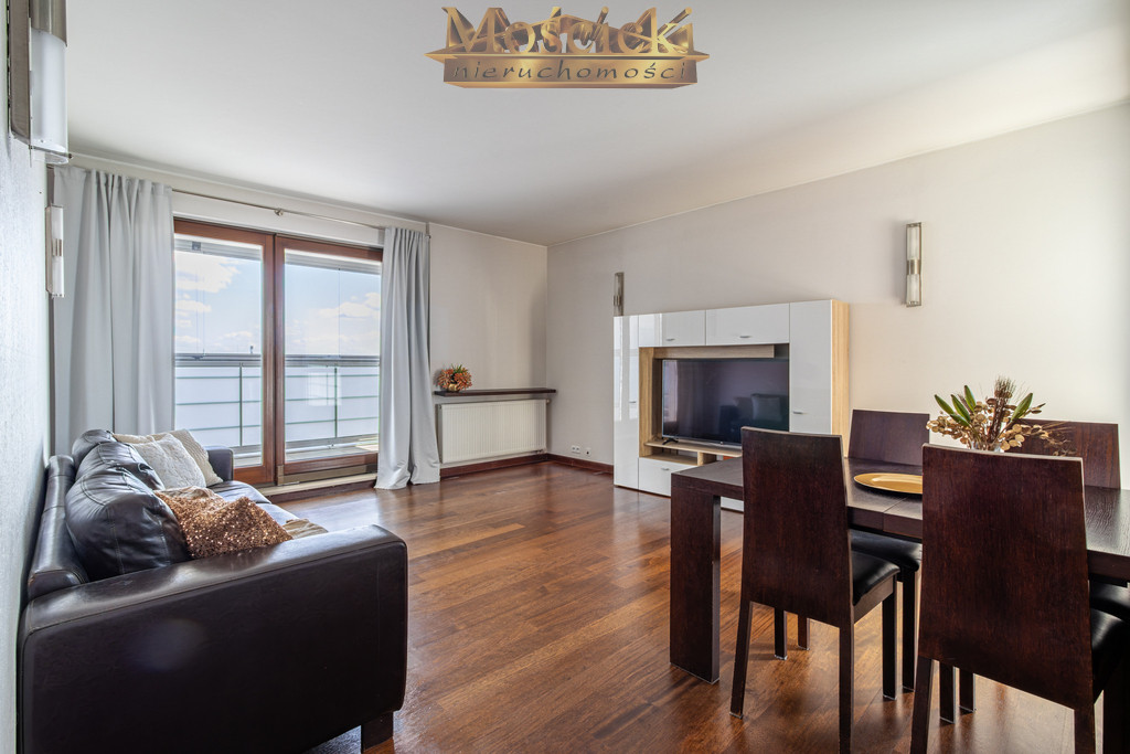 2-istabu dzīvoklis, 74 m²