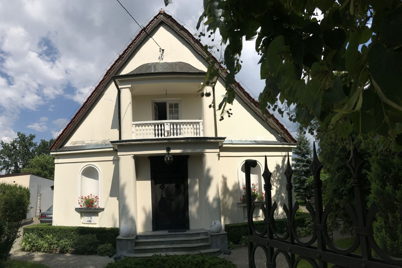 Sprzedam zabytkową willę Pruszków-ul.Dąbrowskiego