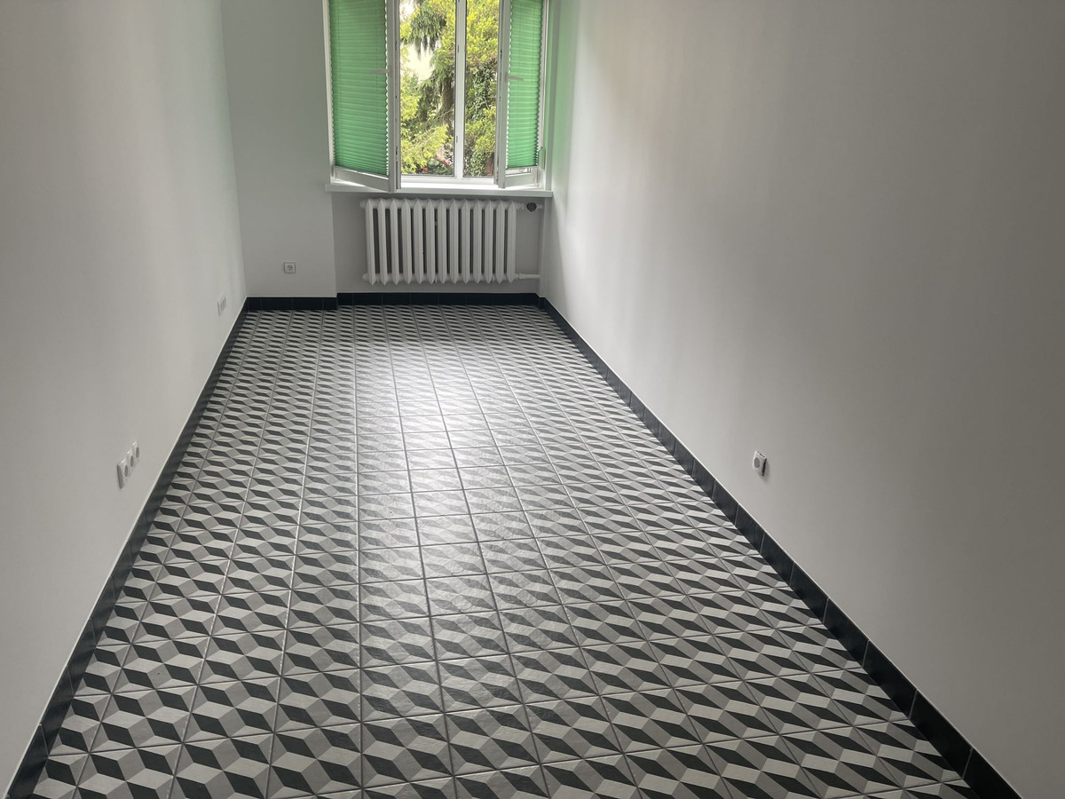 Wynajmę lokal 10 m² usługowo-biurowy, parter-Grodzisk Mazowiecki-ul.11-Listopada - Więcej