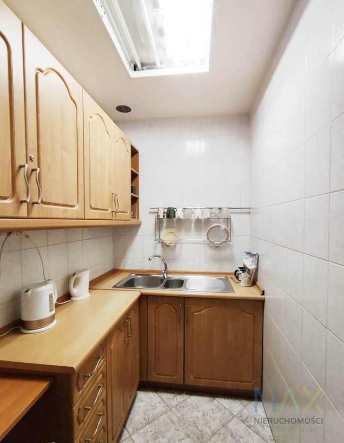 lokal w wyremontowanym biurowcu - Widok 3