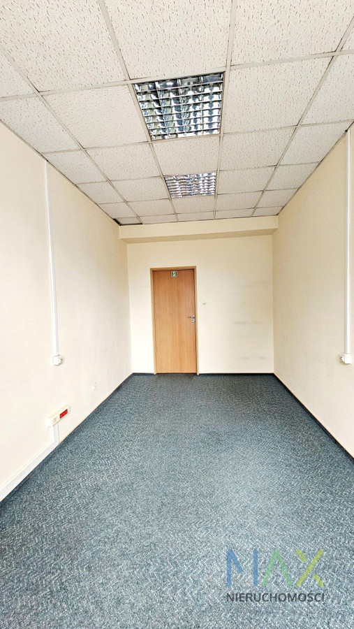 lokal w wyremontowanym biurowcu - Widok 2