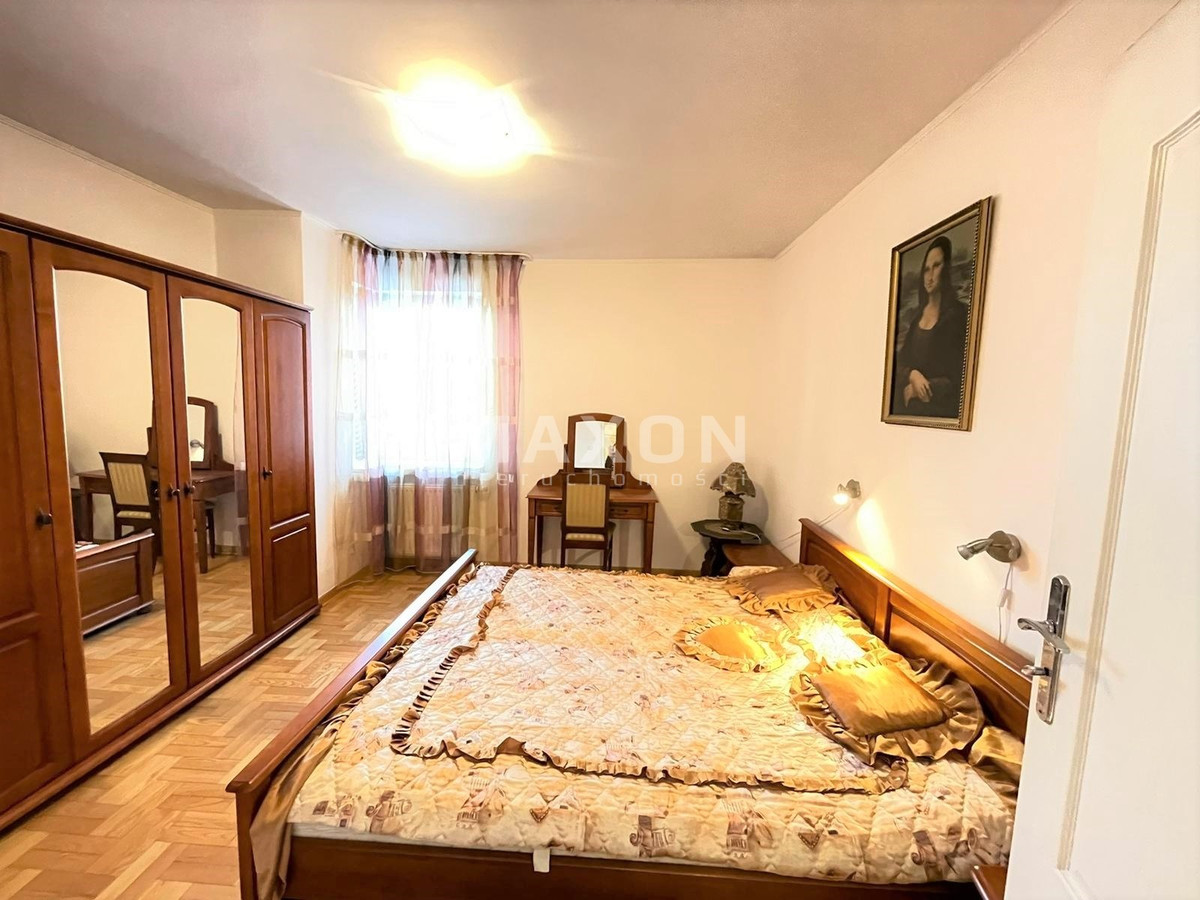 Apartament - Włochy - 5 pokoi - Więcej