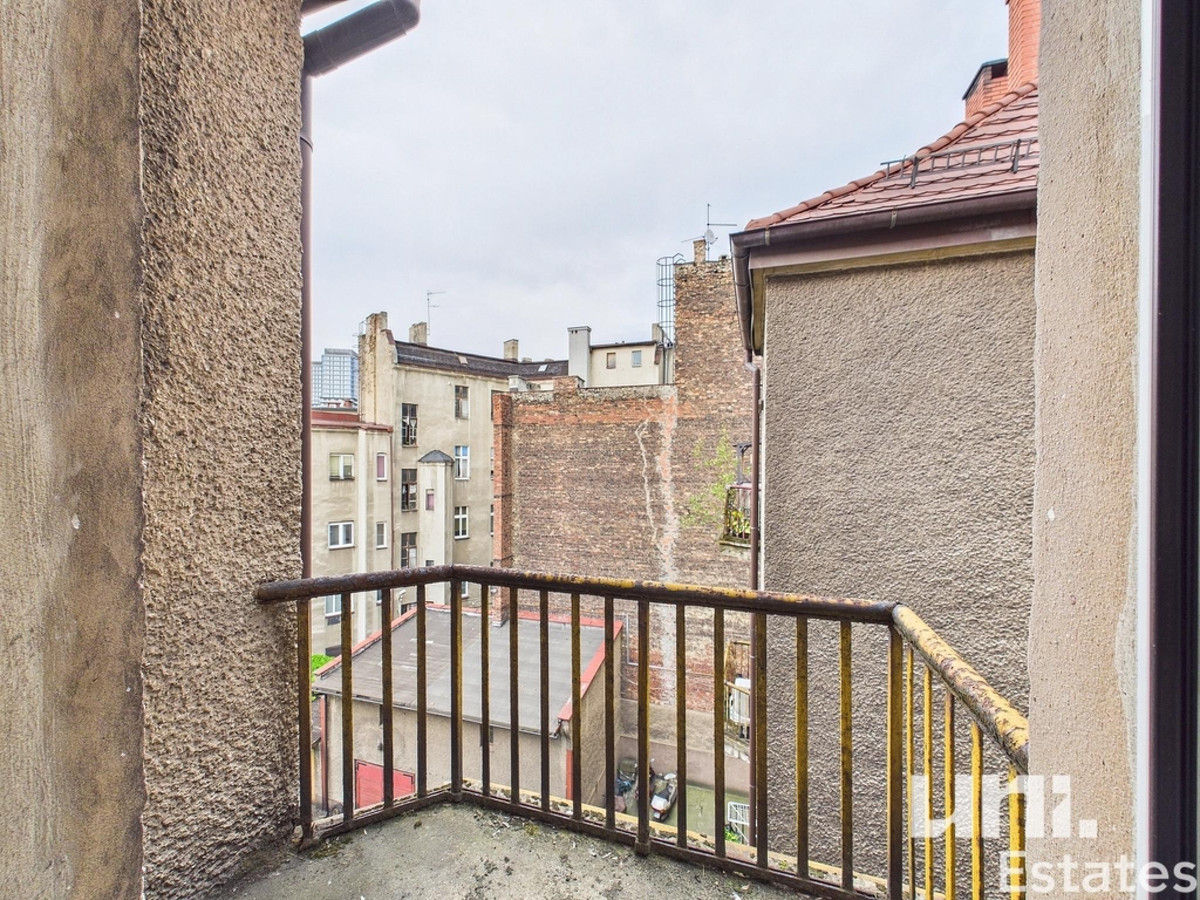 Narożne mieszkanie w kamienicy/2 balkony/Centrum - Więcej