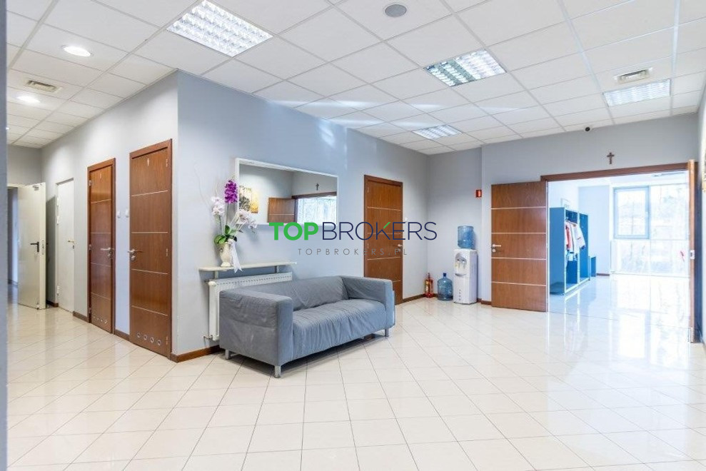 Комерційне приміщення, 1600 m²