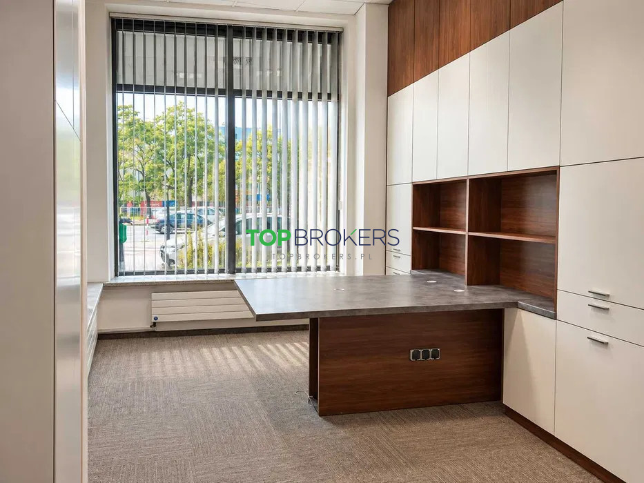 Przestronny lokal przy ruchliwej ulicy - Widok 2
