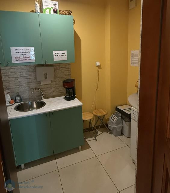Lokal biurowy całkowicie umeblowany - Więcej