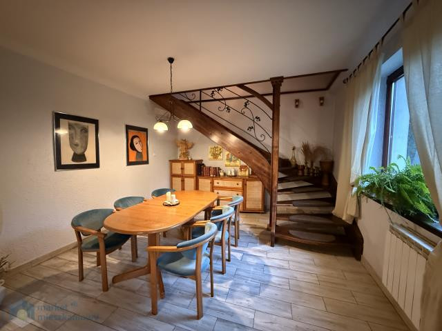 Hus, 200 m², tomt 1400 m²