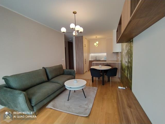 Apartament z garażem, klimatyzacją i komórką
