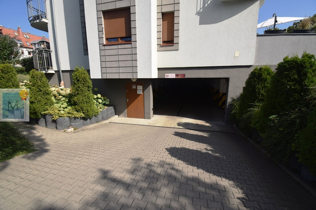 Garaż podziemny,ul.Spokojna Żary, 16 m²,dobry wjazd - Więcej