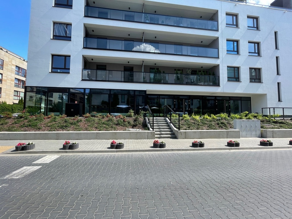 LOKAL Miasteczko Wilanów - Więcej