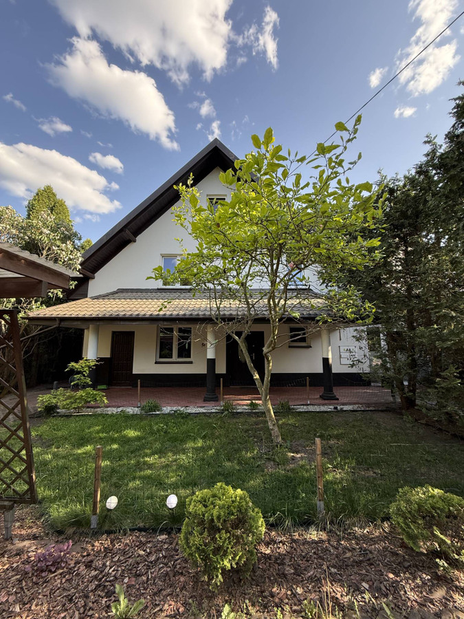 Hus, 233 m², tomt 1165 m²
