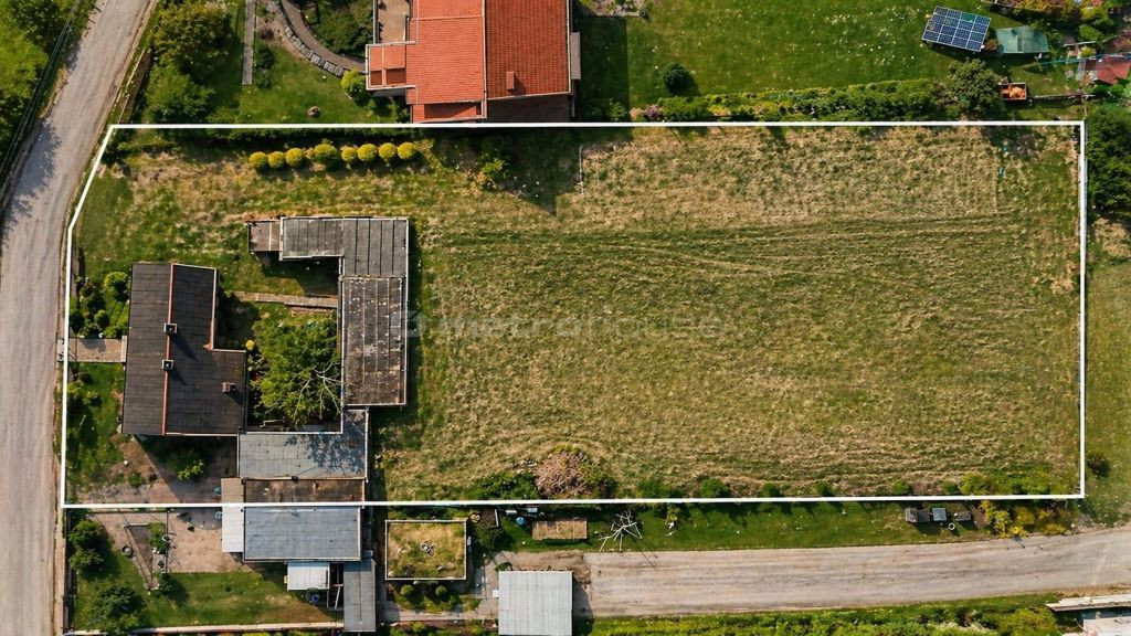 Na sprzedaż działka 2200 m² z domem, Skierniewice - More