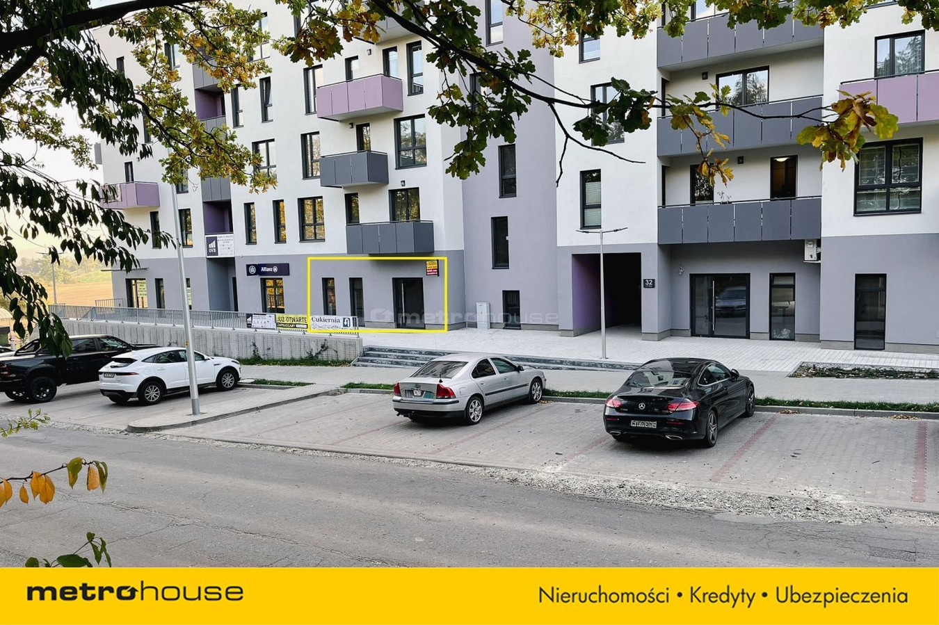 Lokal na Letniej - wejścia i witryny z obu stron - Widok 3