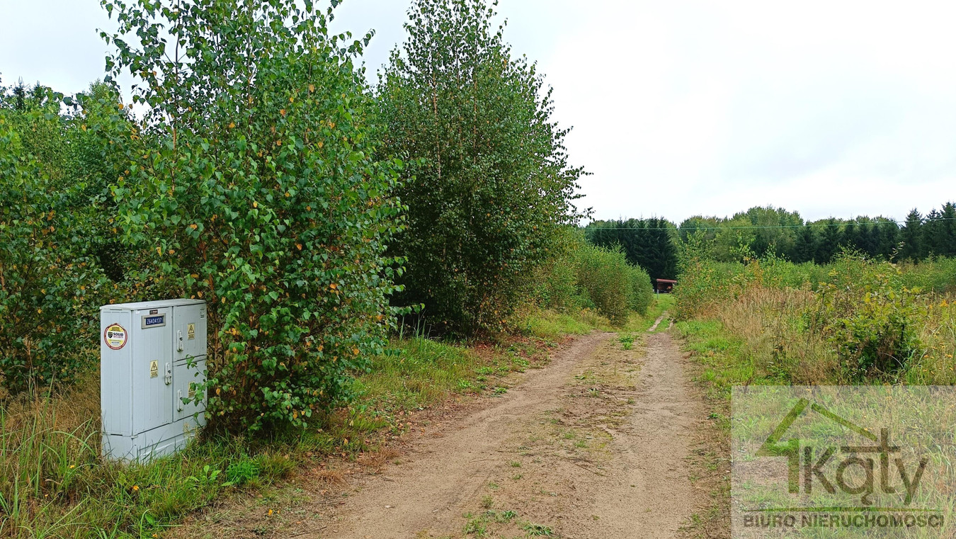 Land, 1432 m²