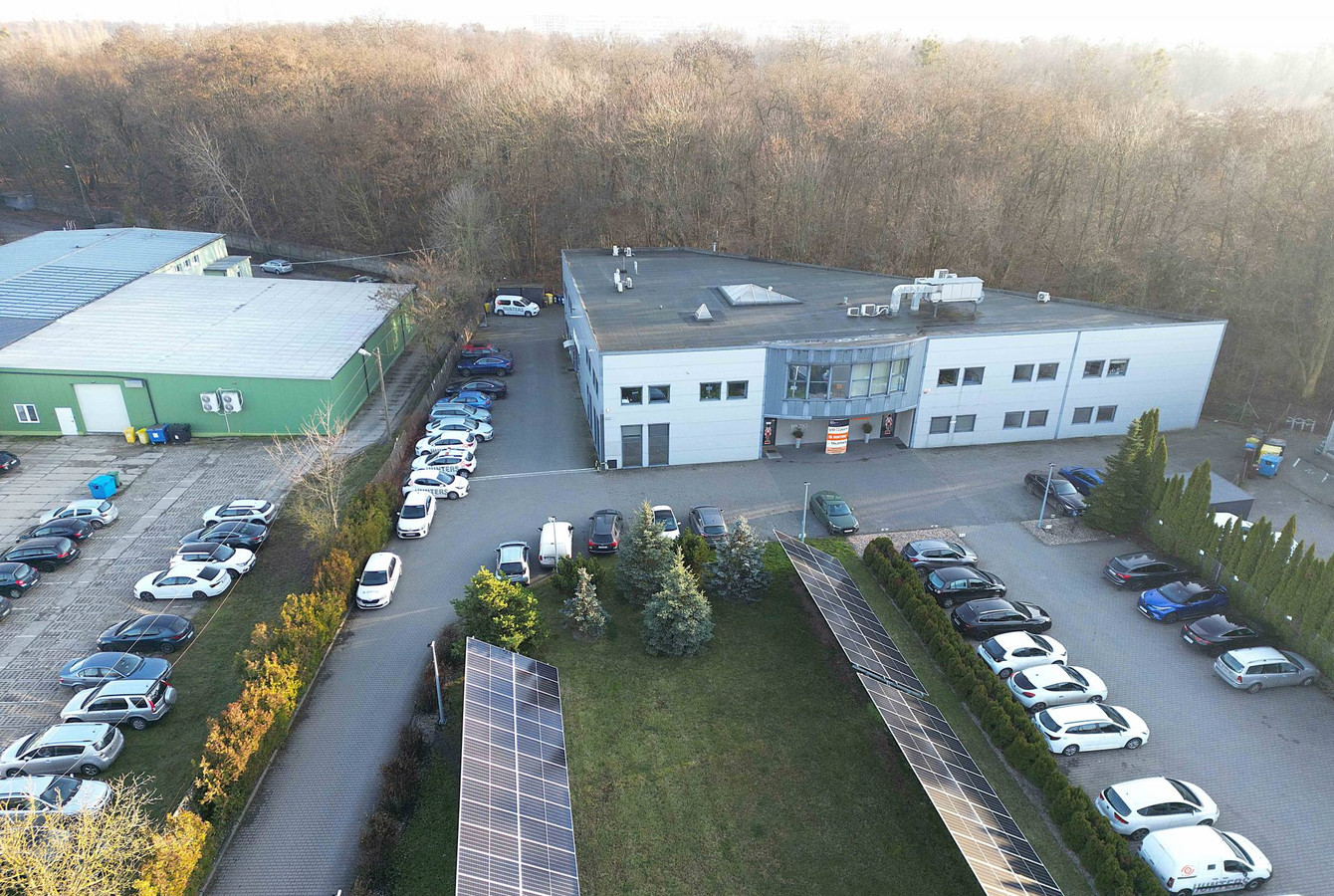 Lokal biurowo-usługowy 232 m² PODOLANY REZERWACJA - Więcej