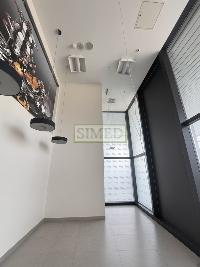Na prestizowy salon sprzedaży, Centrum - Widok 4