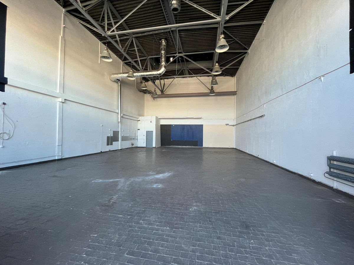 Magazyn 206 m²- z bramą zewnetrzną - Widok 2