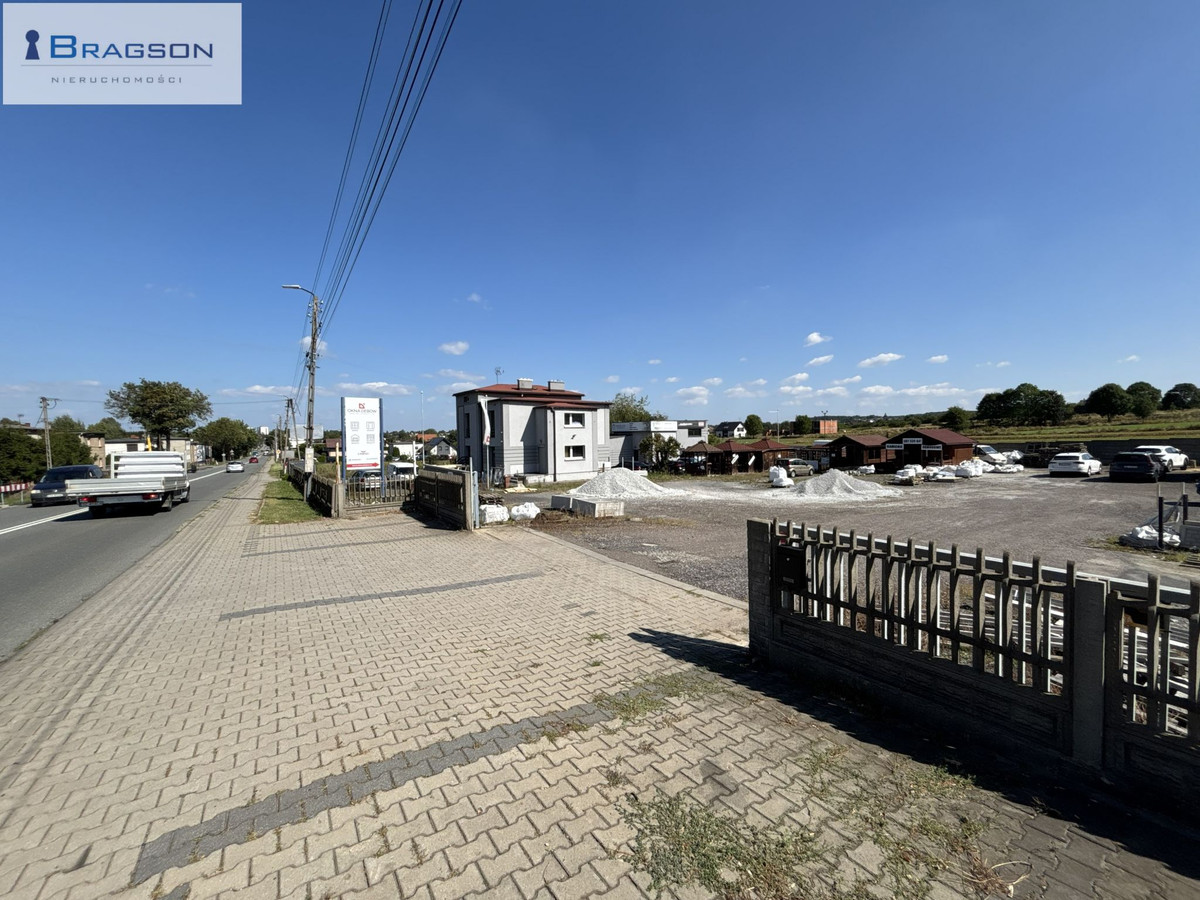 Teren usługowo-przemysłowy do wynajęcia, DK-11, ogrodzony, budynek biurowy