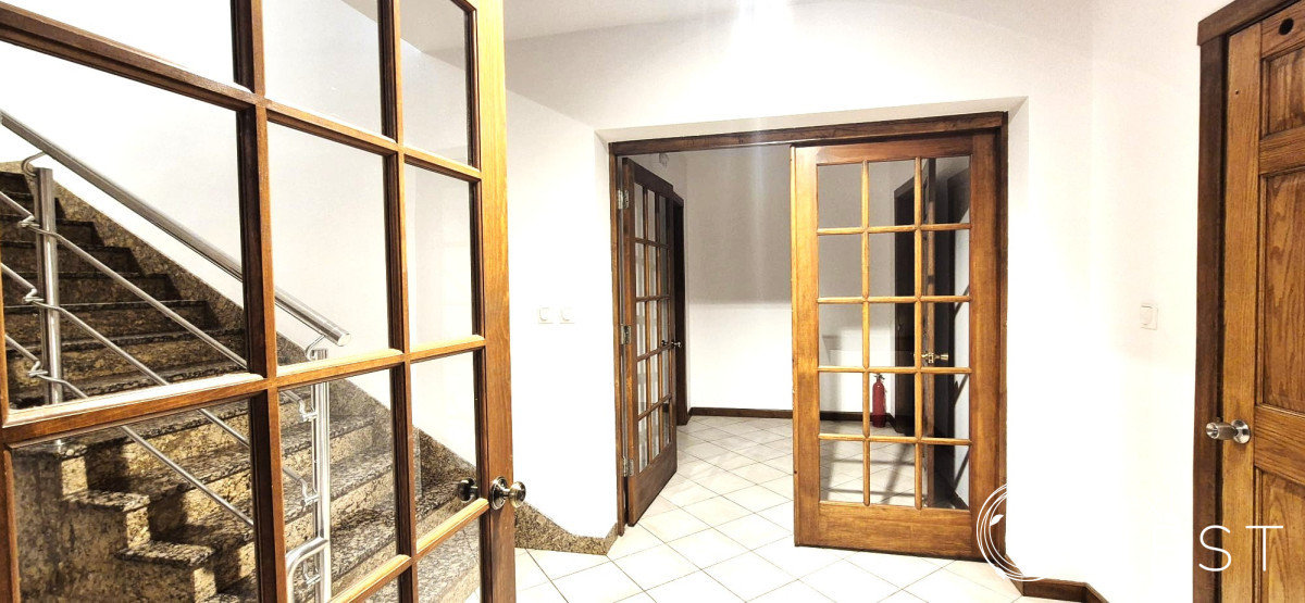 Mokotów I budynek biurowy I 600 m² - Więcej