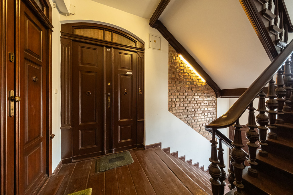 Piękna zabytkowa kamienica | 45 m2 | 2 pokoje