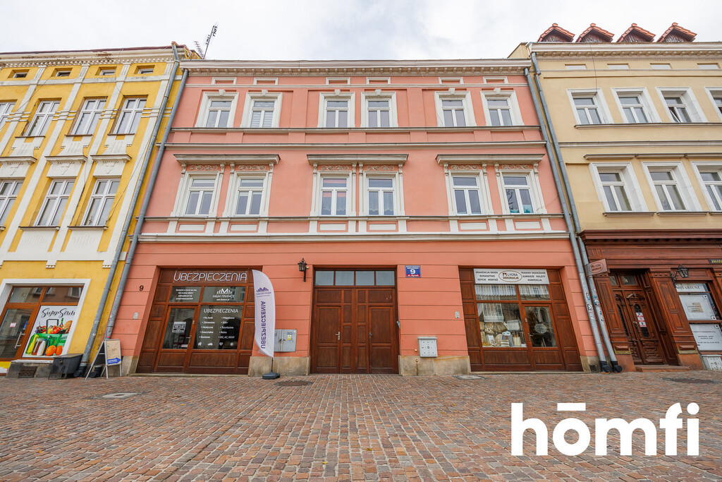 Kuća, 355 m², zemljište 696 m²