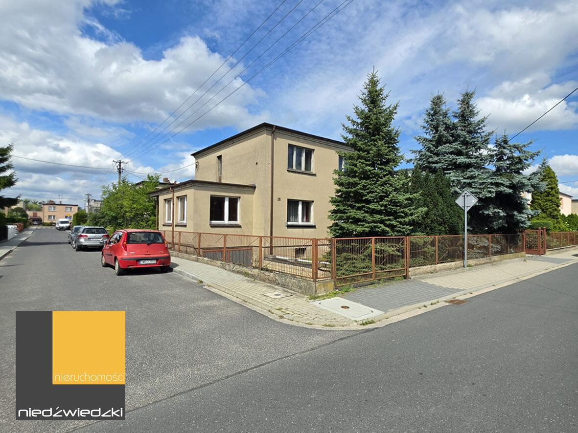 Hús, 138 m², lóð 520 m²