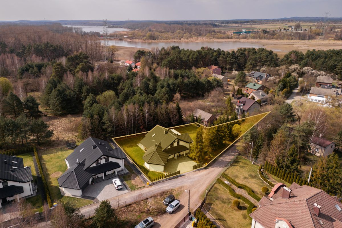 Talo, 214 m², tontti 1970 m²