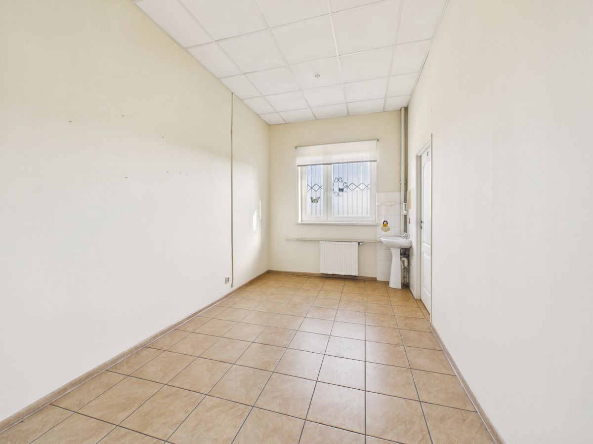 Budynek usługowy 150 m² | Duże osiedle | Myszków - Więcej
