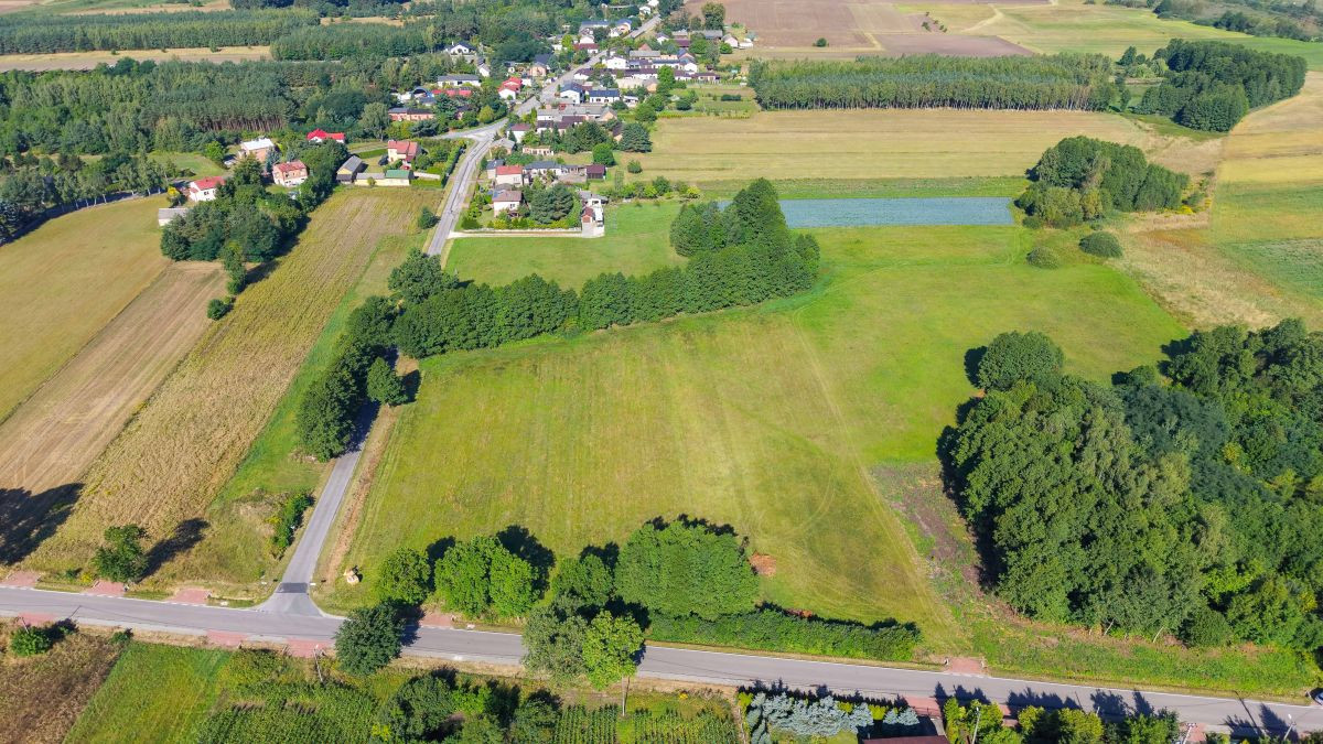 Budowlana 1116 m² pod dom jednorodzinny WZ - Więcej