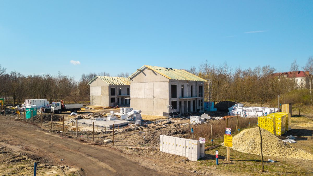 Mieszkanie stan deweloperski + poddasze, ogród - Widok 2