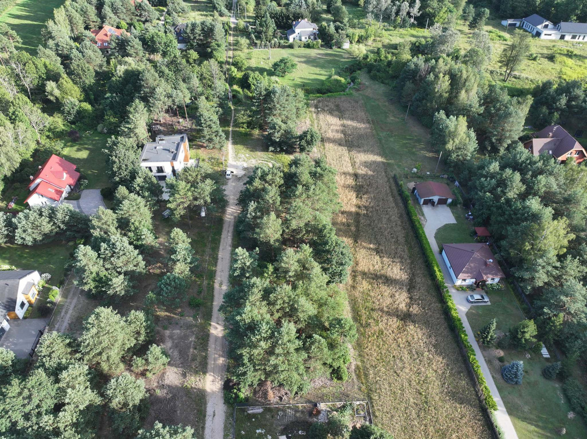 Przepięknie położona działka 1263 m² na rzeką Mienią. WZ - Więcej