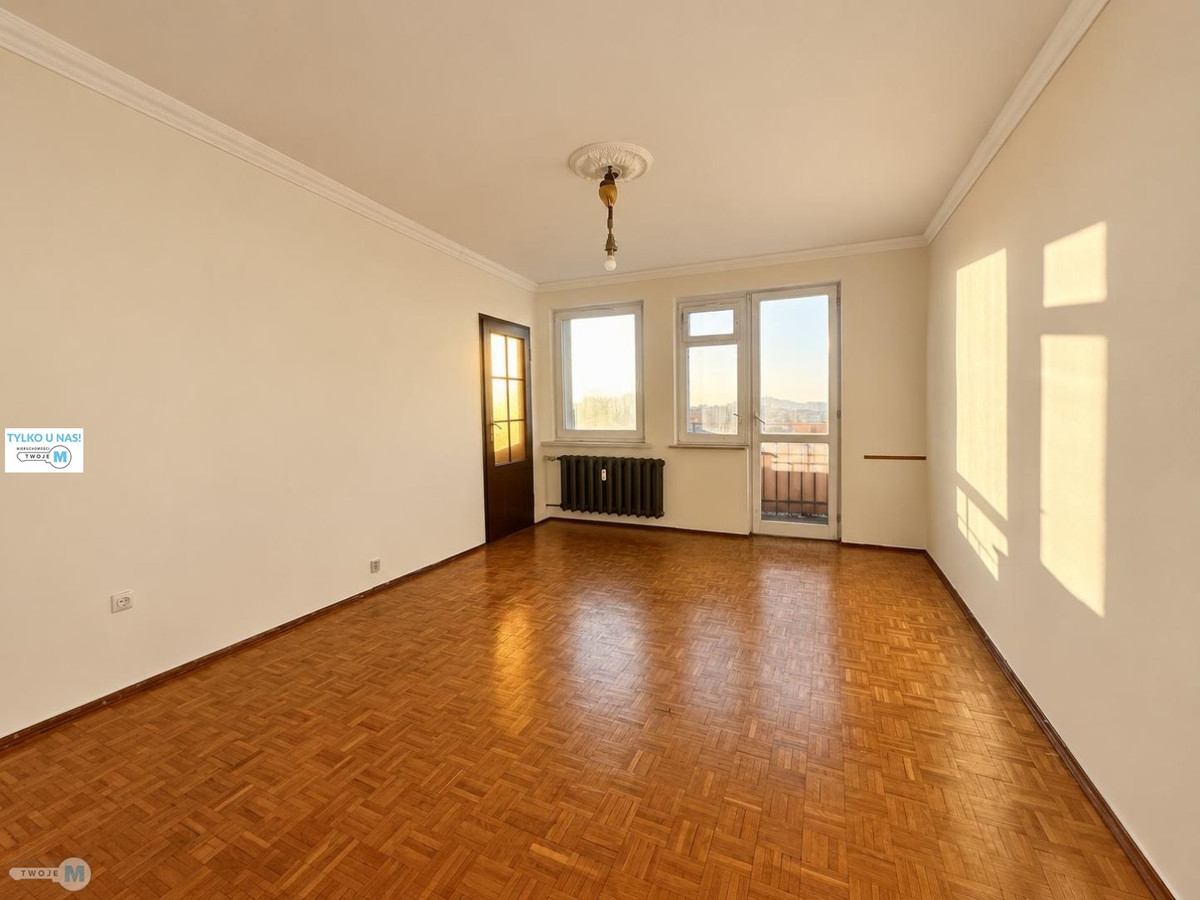 3- pokojowe mieszkanie w centrum z balkonem
