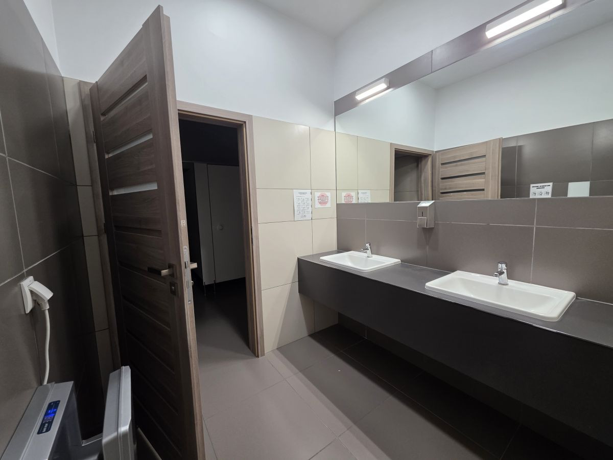 Do wynajęcia lokal o powierzchni 245,9 m² - Więcej