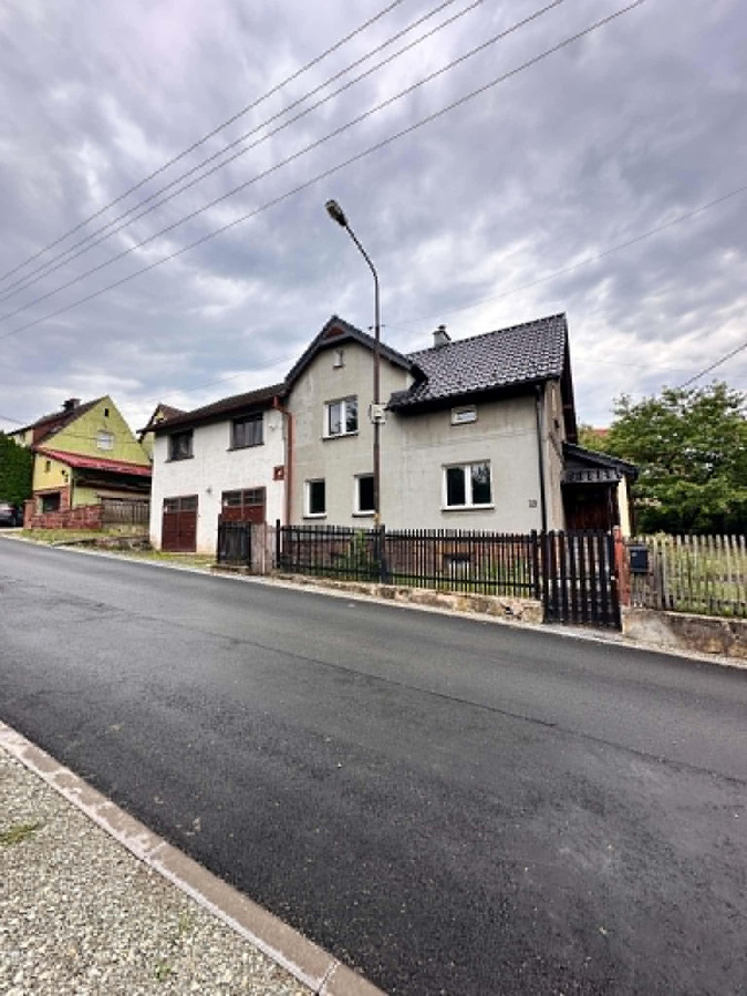Kuća, 158 m², zemljište 708 m²