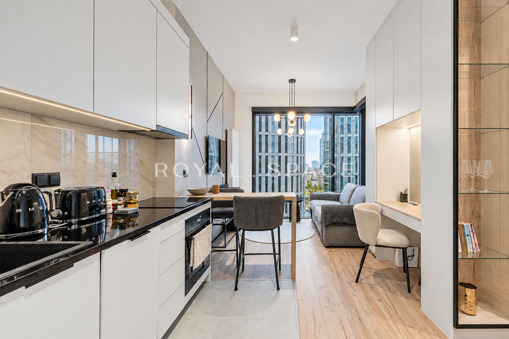 Designerski apartament w Towarowa Towers