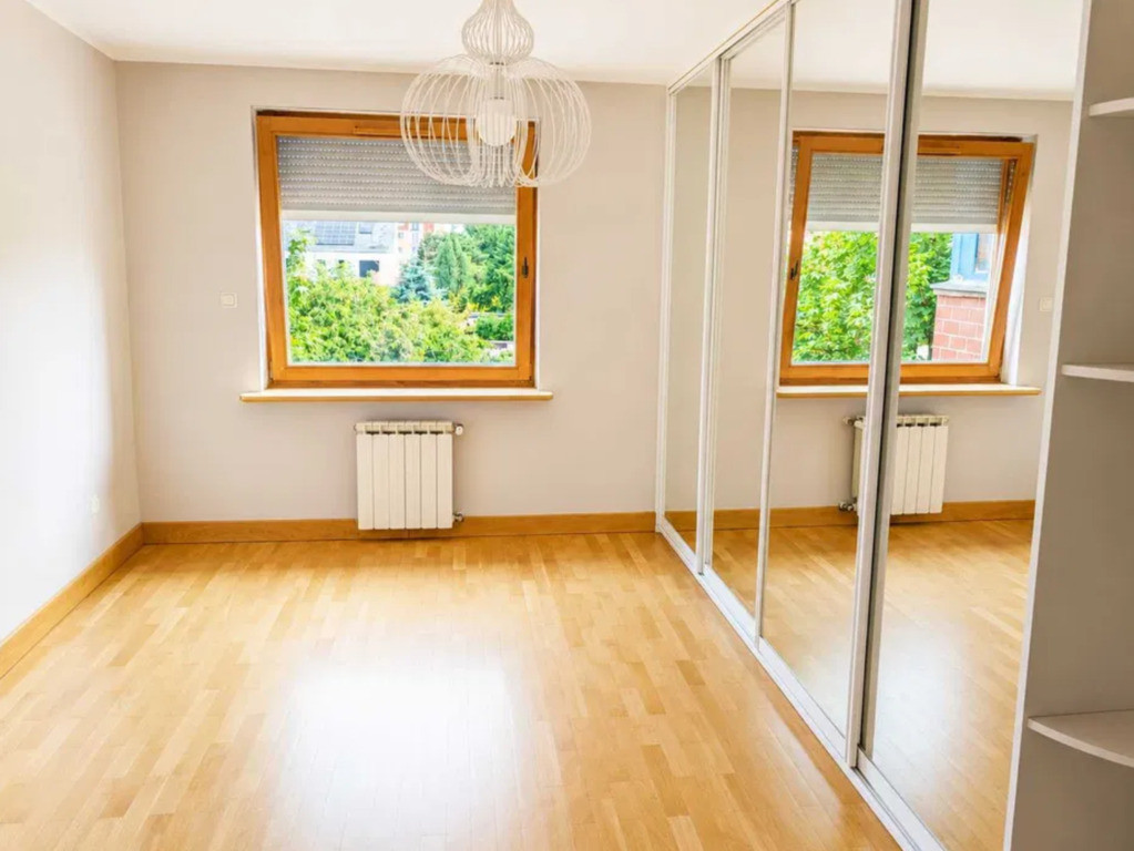 Przestronne 85 m²/3strony Świata/2 miejsca w garażu - Widok 4