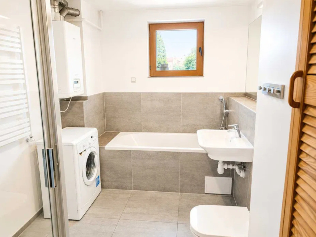 Przestronne 85 m²/3strony Świata/2 miejsca w garażu - Widok 5