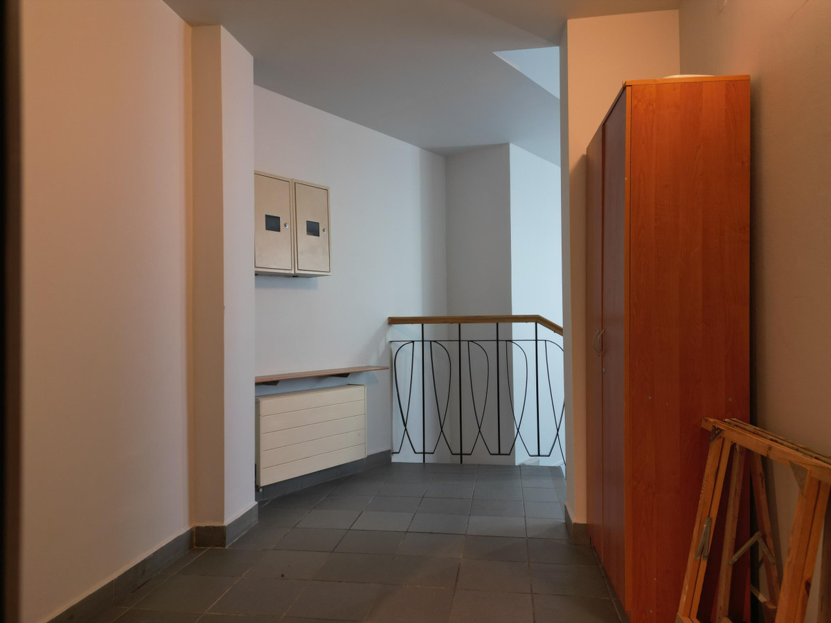 Lokal usługowy na 1 piętrze w apartamentowcu 60 m² - Widok 5