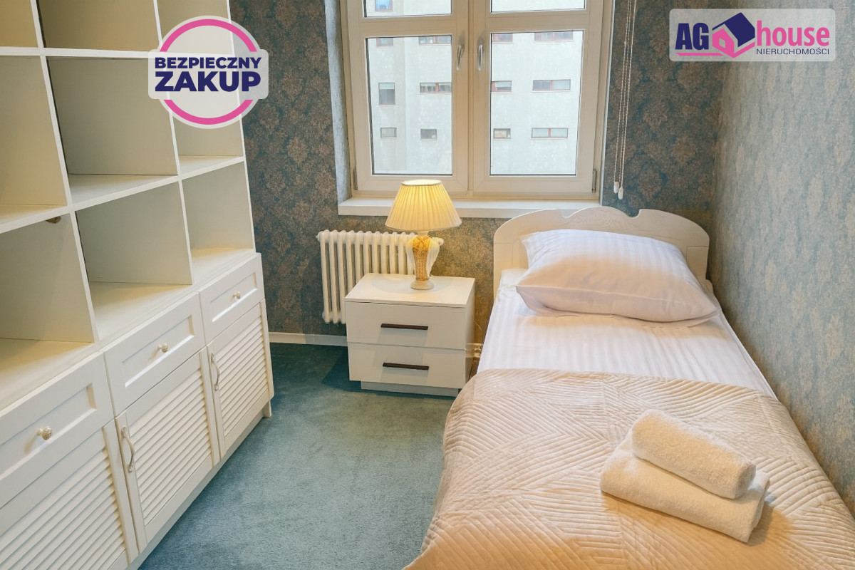 Apartment in Gdynia, Śródmieście - More